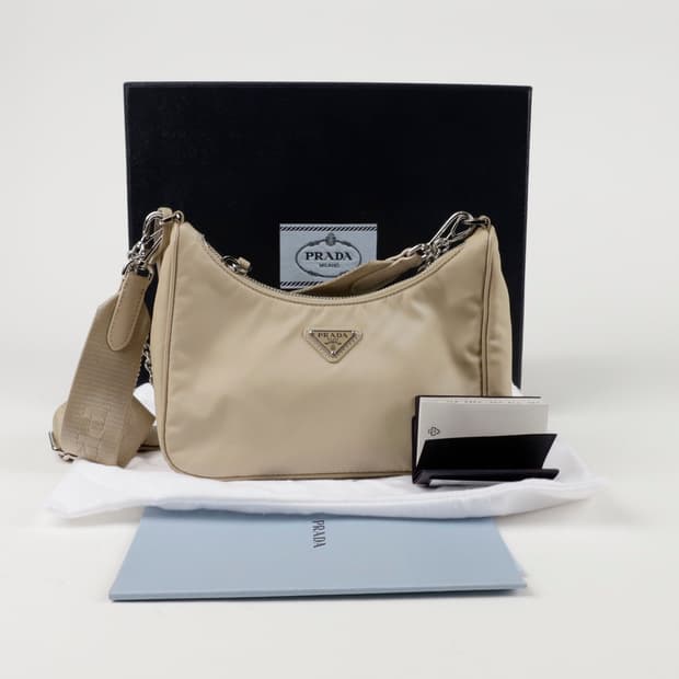 상태최상 프라다 리에디션 2005 리나일론 숄더백 데저트 베이지