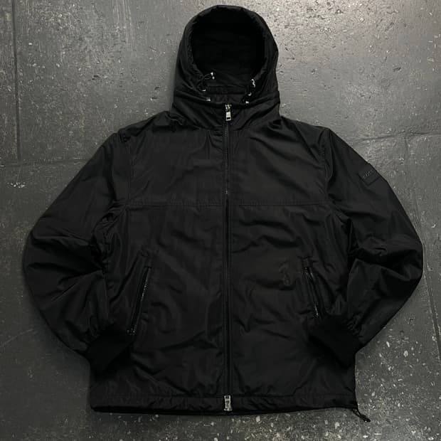 105 휴고보스 바람막이