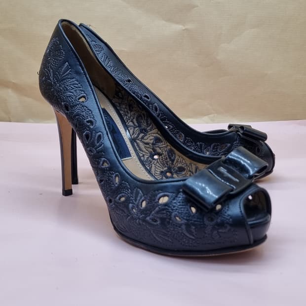 페라가모 레이스힐 235 굽10