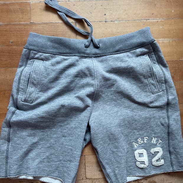 아베크롬비앤피치 92 반바지 M 그레이 (31-33)