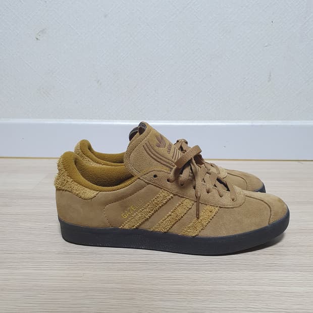 아디다스 가젤 스웨이드 브라운 스니커즈 250