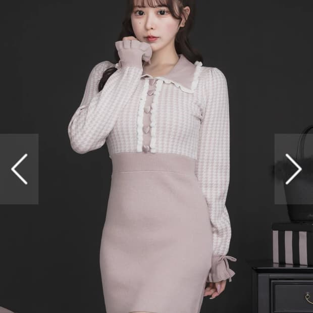 피움 pium 프릴 카라 하트버튼 니트 원피스 긴팔 걸리양산스나지뢰일브