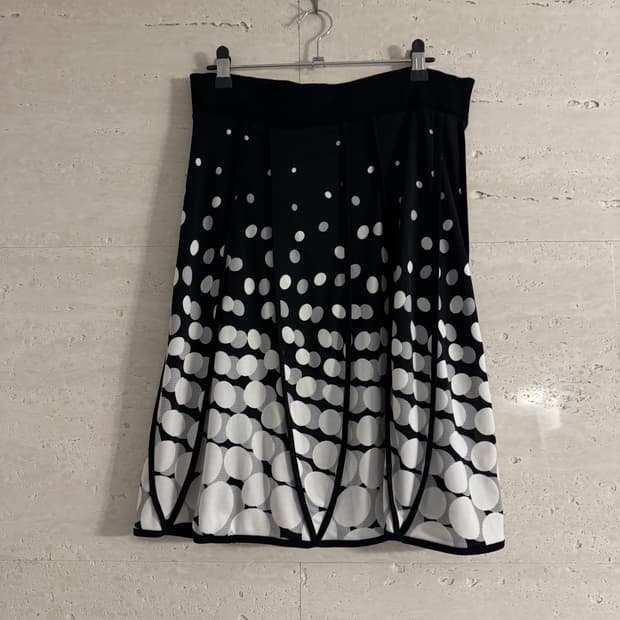 Dot pattern pleats skirt