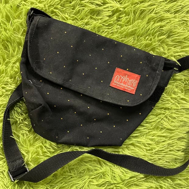 빈티지 블랙 도트 메신저백