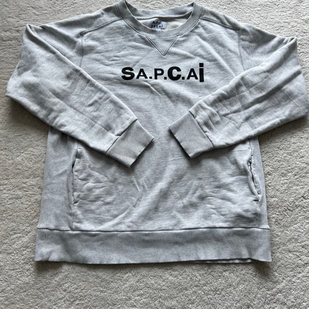 사카이 x A.P.C 콜라보 그레이 맨투맨
