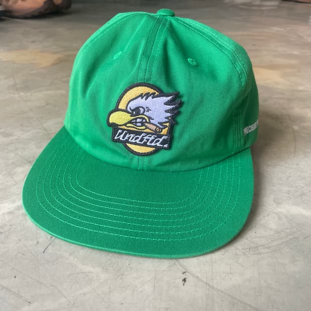 언디핏 이글 그린 캡