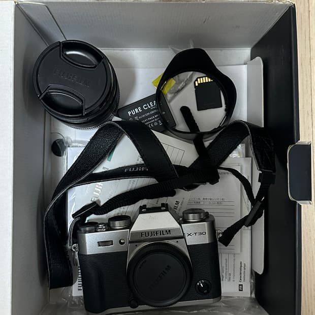 후지 x-t30 실버 바디 + 18-55mm 렌즈 판매합니다