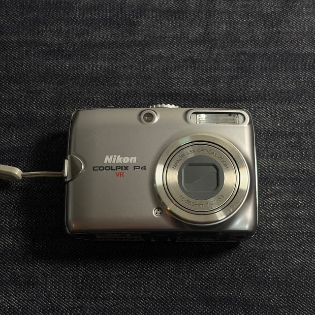 니콘 쿨픽스p4