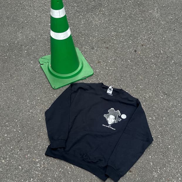 와코마리아 장미셸바스키아 맨투맨