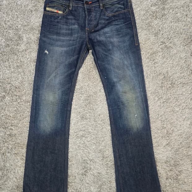 디젤 자티니 (Diesel Zatiny) 레귤러 부츠컷 데님 팬츠