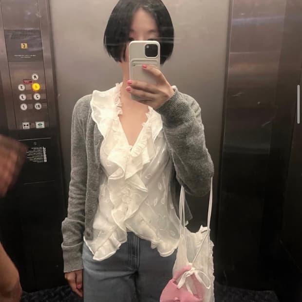 시눈 자카드 러플 블라우스