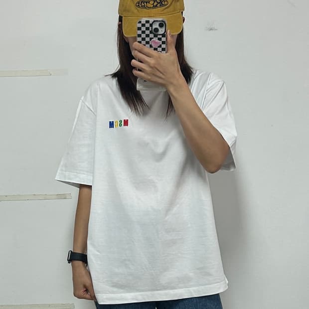 MSGM 레인보우 자수로고 반팔 티셔츠 화이트