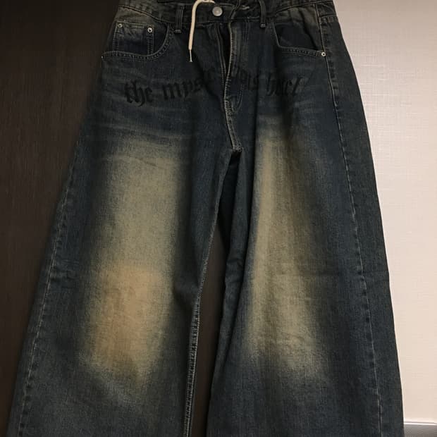 미스테리어스호텔 뱀파이어 데님