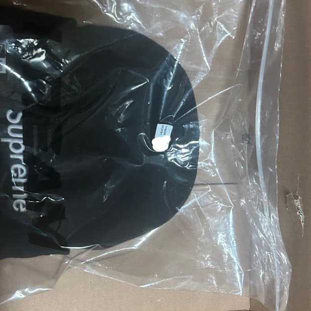 슈프림 뉴에라 비니