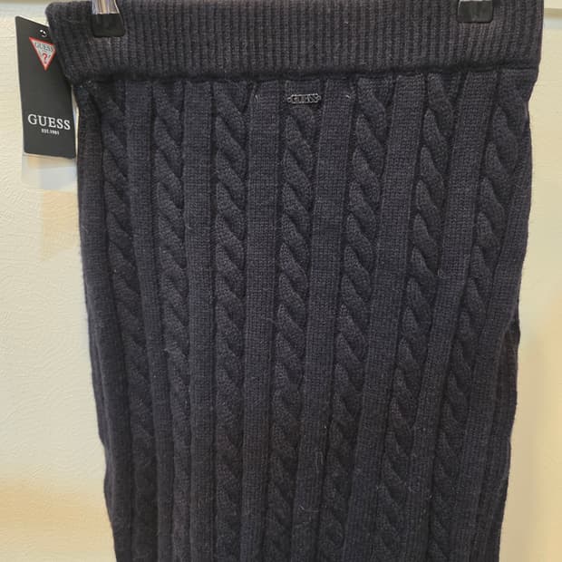 Guess 블랙 케이블 니트 스커트