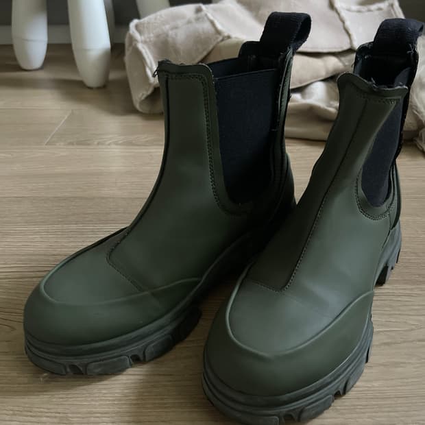 ZARA 첼시부츠 245size (38size)
