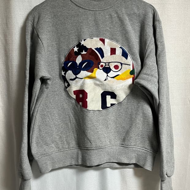 공용 비욘드클로젯 강아지패치 맨투맨 티셔츠 M