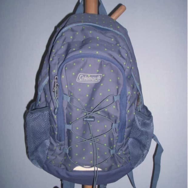 콜맨 도트 백팩