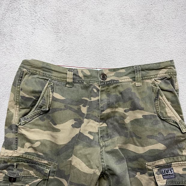 [32] 리바이스 카모 카고반바지