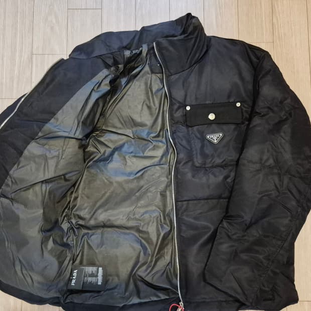 PRADA패딩