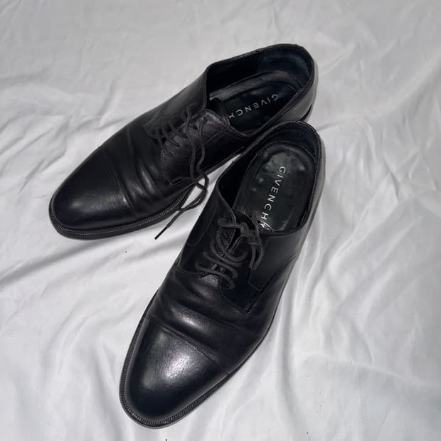 지방시 by 리카르도 티시