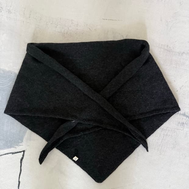 팔로마울 니트 트라이앵글 스카프