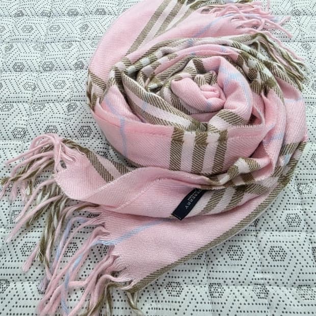 버버리 핑크 체크 머플러