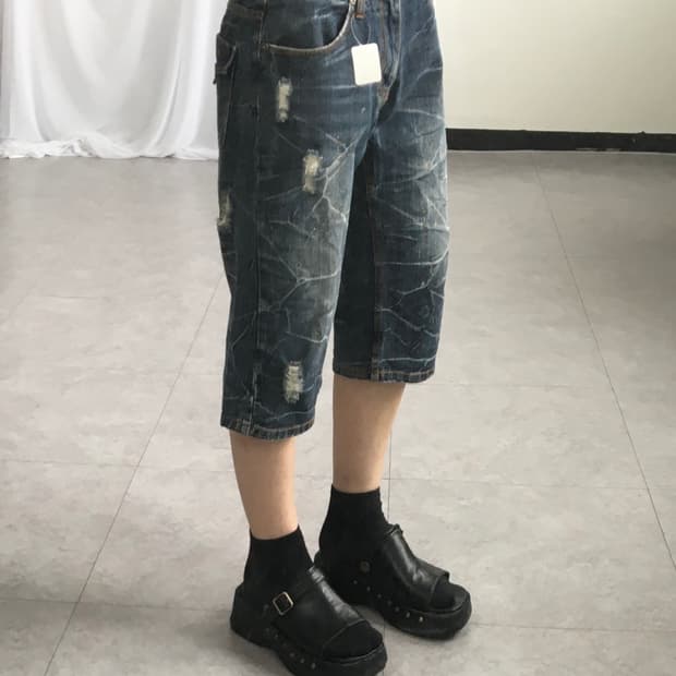 Washing denim half pants