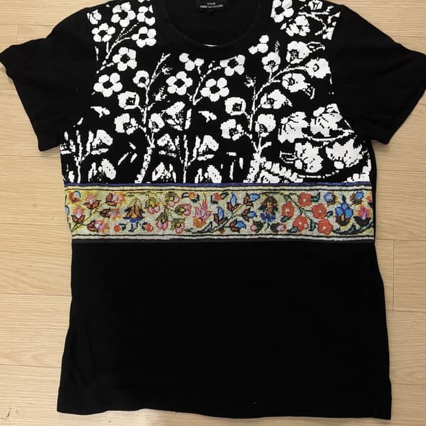 Comme Des Garçons 티셔츠