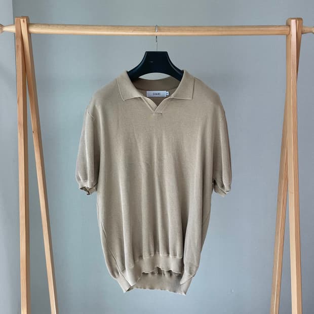 수아레(SUARE) 카라 니트 반팔