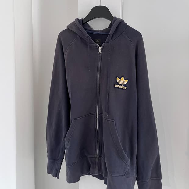 00's adidas hood zip up