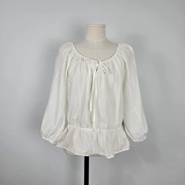 0182 유니클로 화이트 펀칭 블라우스 7부XL