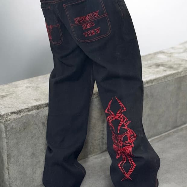 해골 자수 디테일 블랙 와이드 팬츠