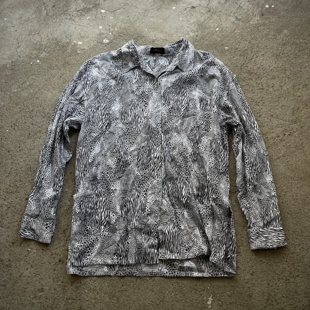 (Unknown)zebra pattern shirts