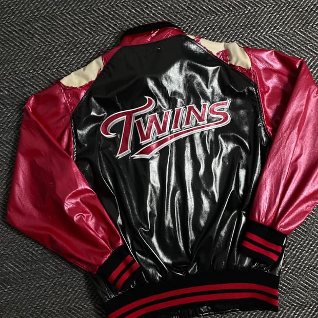 데상트 KBO LG 트윈스 유광 베이스볼 바시티 자켓y 3242