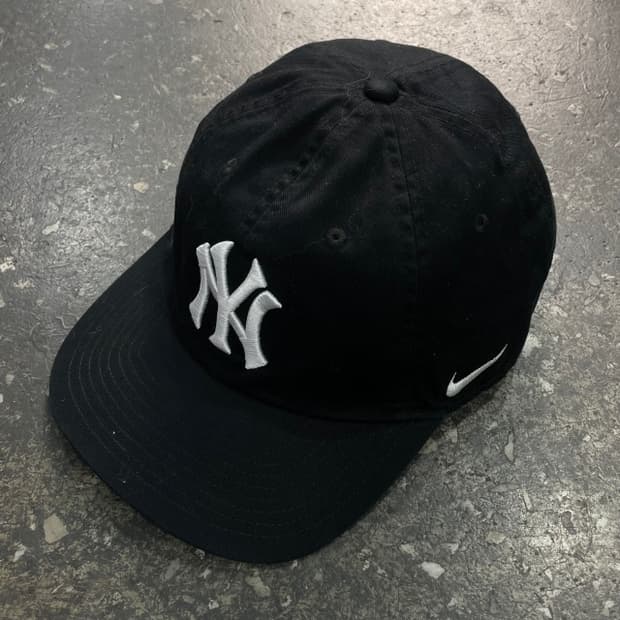 나이키 x 양키즈 클럽 볼캡 