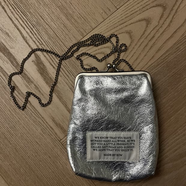 이오더블유 프라이데이 백 실버