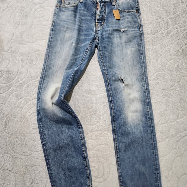 디스퀘어드2 데미지 워싱 슬림핏 청바지 