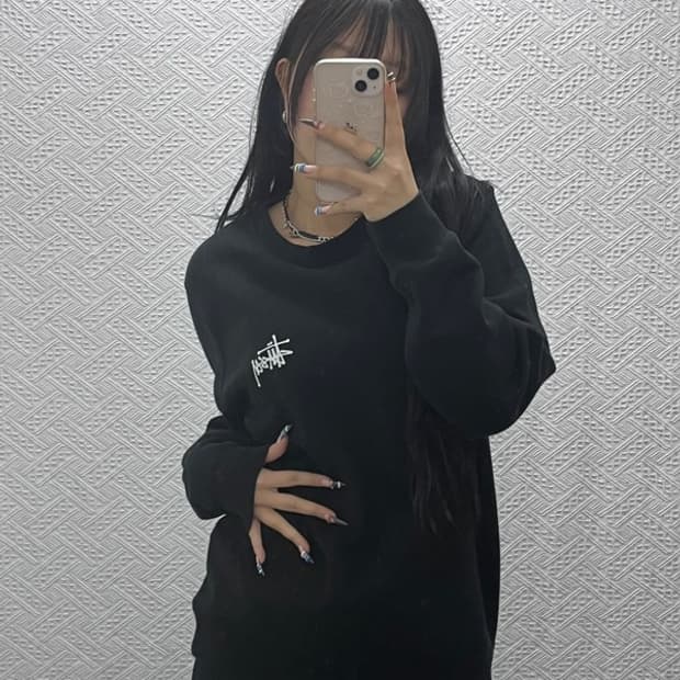 스투시 정품 베이직로고 오버핏 기모 스웻셔츠 맨투맨 100 C06293