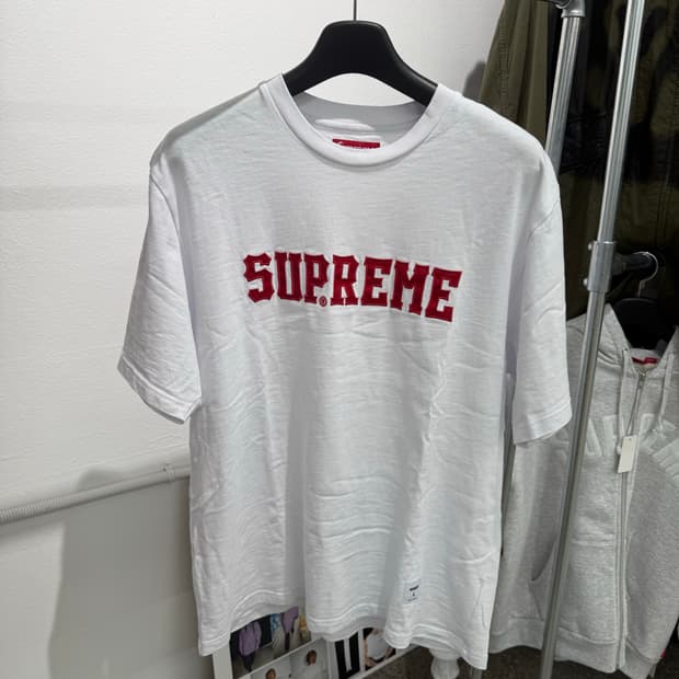 [L] supreme twill applique top