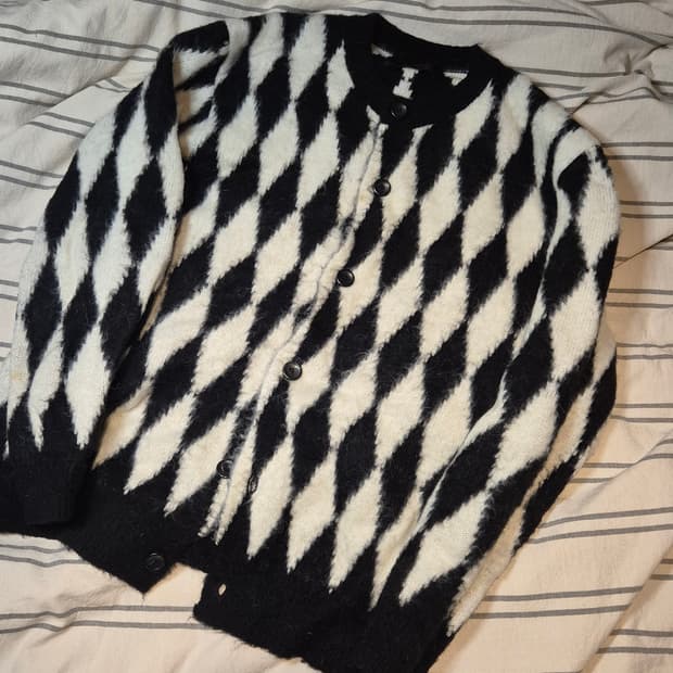 왓에버위원트 알파카 패턴 가디건