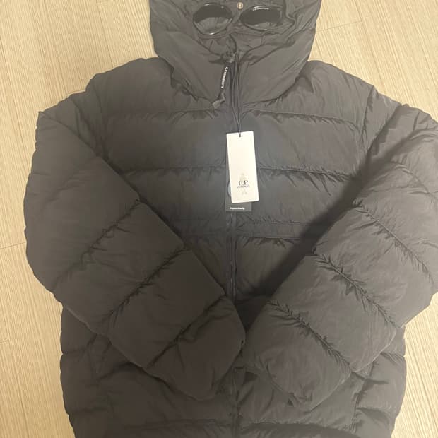cp컴퍼니 크롬r 패딩 25FW 새제품
