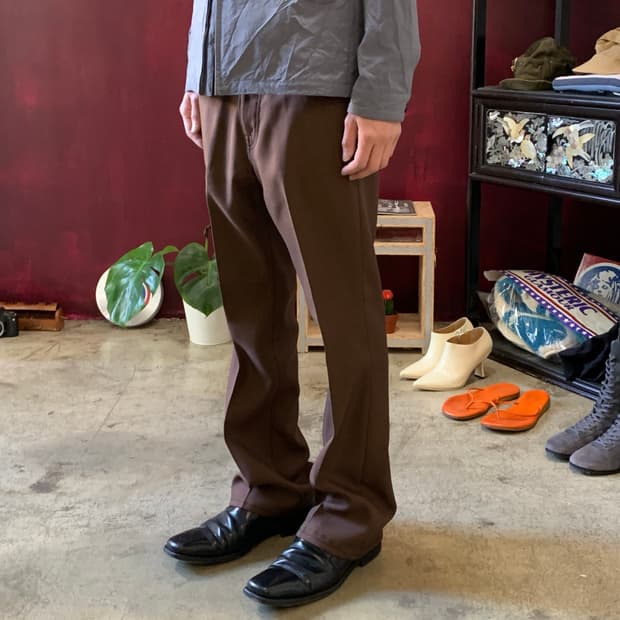 지에다 스티치 플레어 폴리 슬랙스