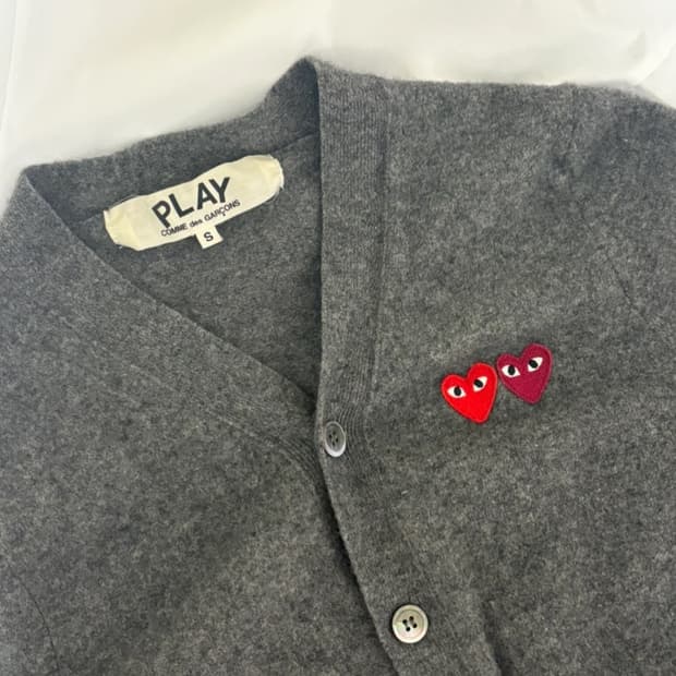 꼼데가르송 더블하트 브이넥 가디건
