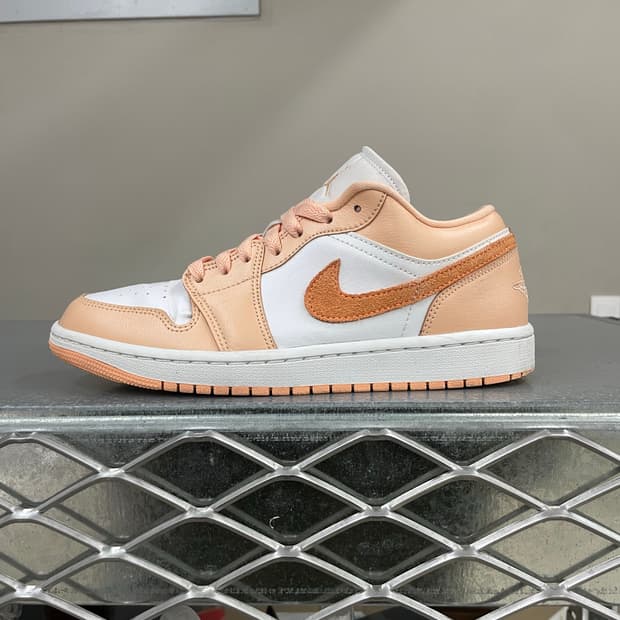 나이키 에어 조던 1 선셋 헤이즈 250