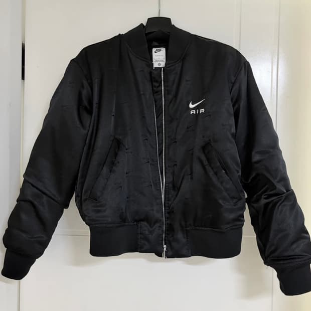 나이키 봄버 점퍼 (뒷면 셔링)