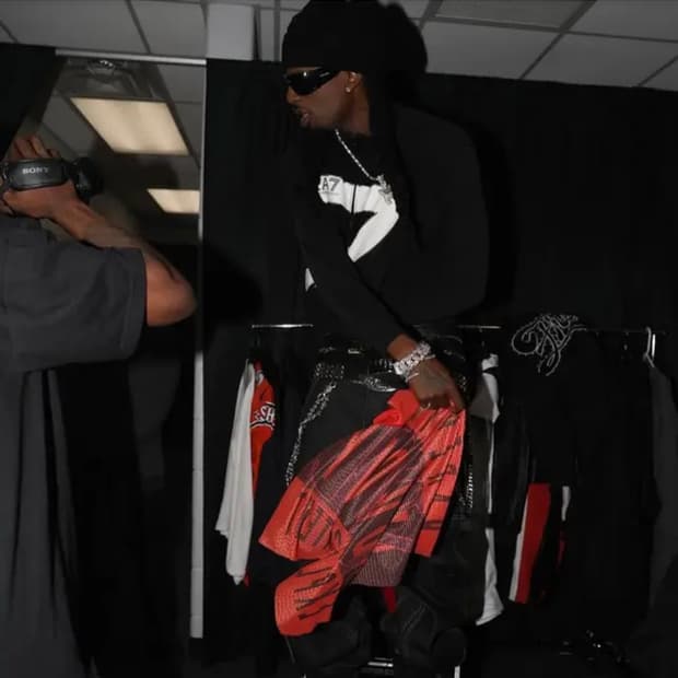 생로랑 Saint Laurent 선글라스 플레이보이 카티 착용