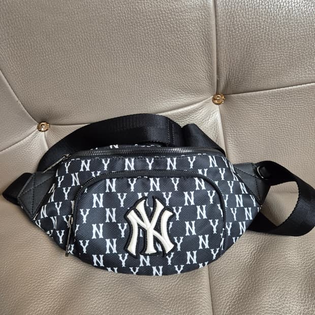 MLB 모노그램 뉴욕양키스 힙색 남녀공용