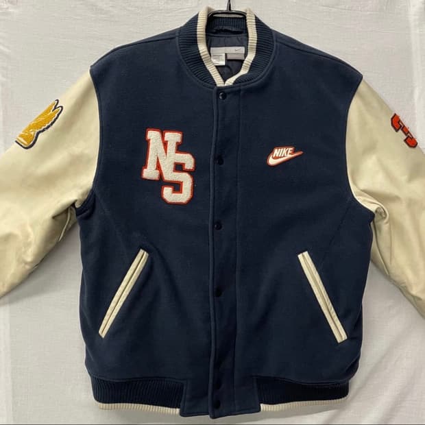 나이키 암레더 바시티 자켓