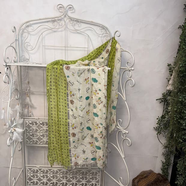 Metro City green toys pattern scarf 